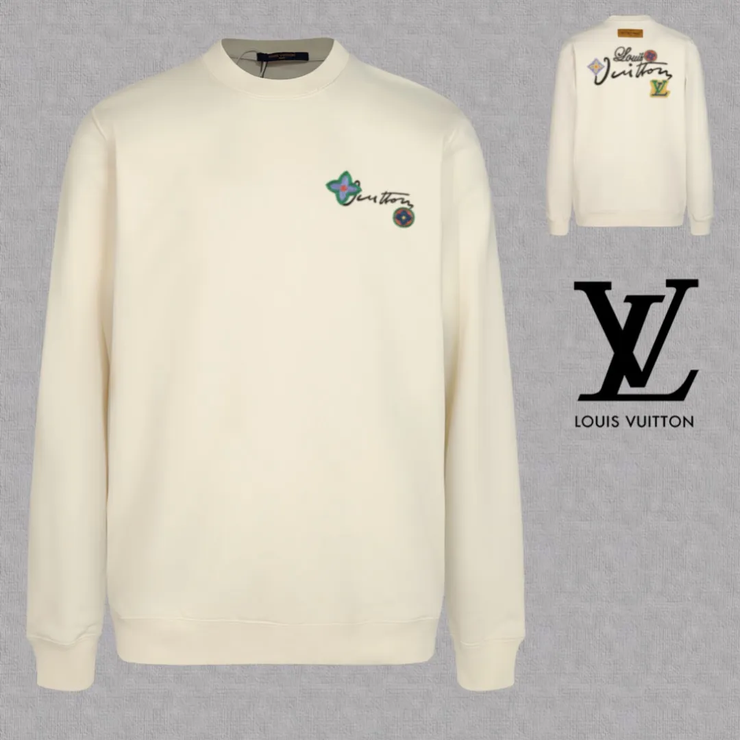🅿️250 hot style on the shelves🔥❗ 💫〖Louis Vuitton LV〗 Fashionable round neck sweatshirt, casually matched with various styles, it is perfectly handsome😎The whole dress is made of double waistcoats, which makes the whole dress more three-dimensional. Not ordinary factories can do such fine work. The 2025 spring style counters are on sale, exquisite round neck terry sweatshirt, high-end double-strand pure cotton Customized drawstring ribs are dyed in the same vat and are complete with three standards. The chest craftsmanship adopts a simple and elegant pattern on the chest, which is easy to control for any age group! Fit and comfortable! Customized thickened 440g terry sweatshirt fabric, soft and comfortable to the touch, with a three-dimensional shape! 🙌🏻 It’s also very breathable, so it’s a versatile style that can be worn with any outfit! ✔Color: Black White Apricot Size: S M L XL 2XL